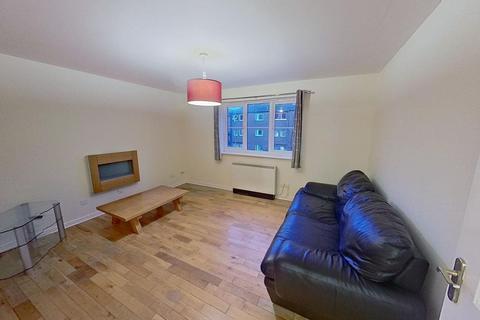 2 bedroom flat to rent, Main Street, Bridgeton, Glasgow, G40