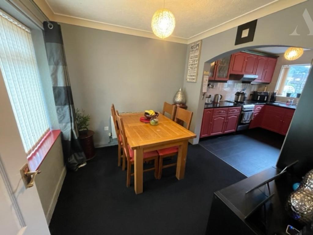 14 Towcester Croft Garden kitchen diner