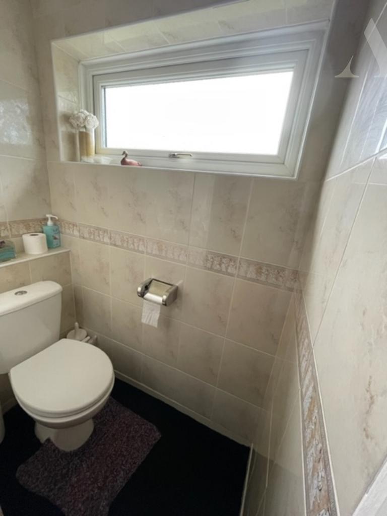 14 Towcester Croft Garden seperate wc