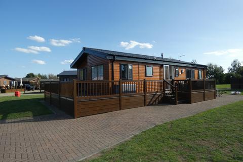 2 bedroom lodge for sale, west mersea holiday park, CO5