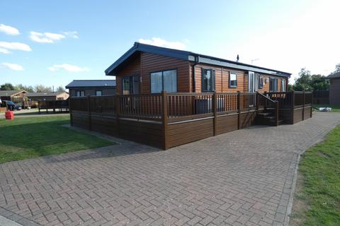 2 bedroom lodge for sale, west mersea holiday park, CO5