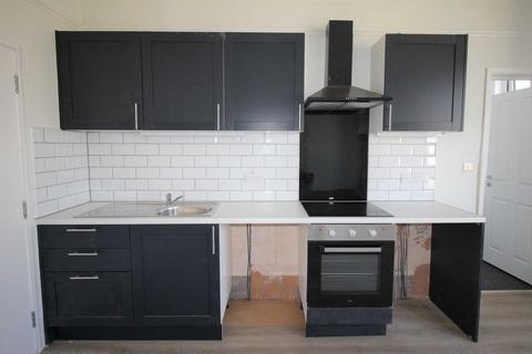 Studio to rent - Clevedon Road, Weston-super-Mare
