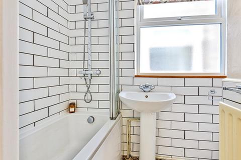 2 bedroom maisonette for sale - Kingston Road, Raynes Park