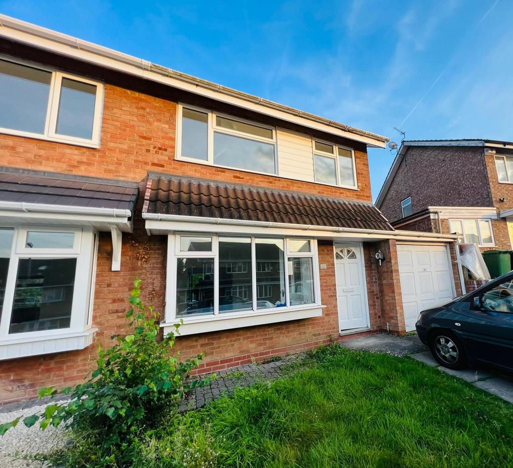 Sandon Road, Stourbridge, DY9 3 bed semidetached house £1,200 pcm (£