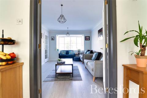 22 Bouvel Drive, Burnham-on-crouch, CM0 8TW