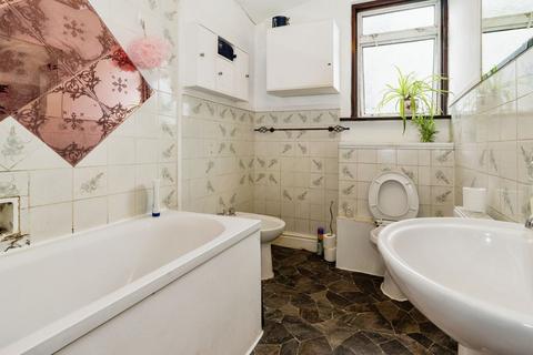 41 Cassiobury Road, London, E17 7JD