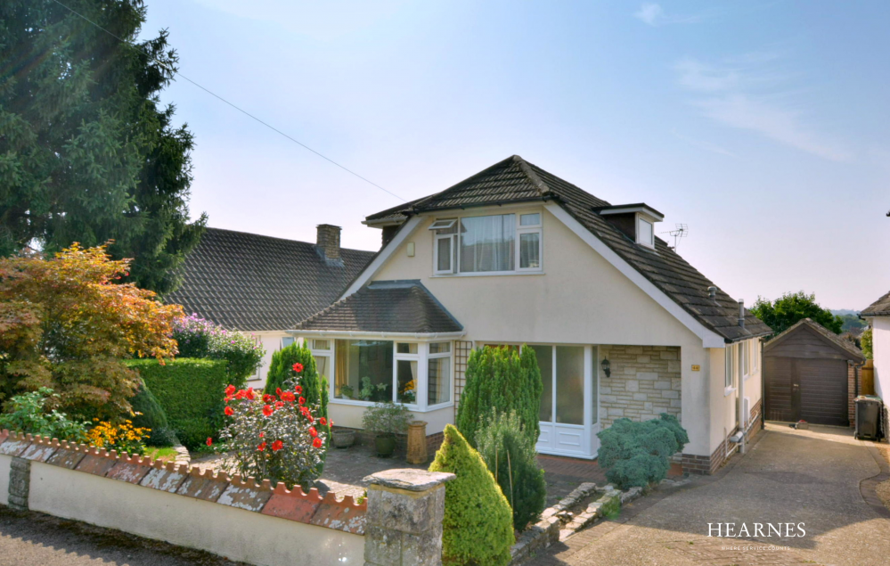 The Vineries, Wimborne, BH21 2PX 3 bed detached house £500,000