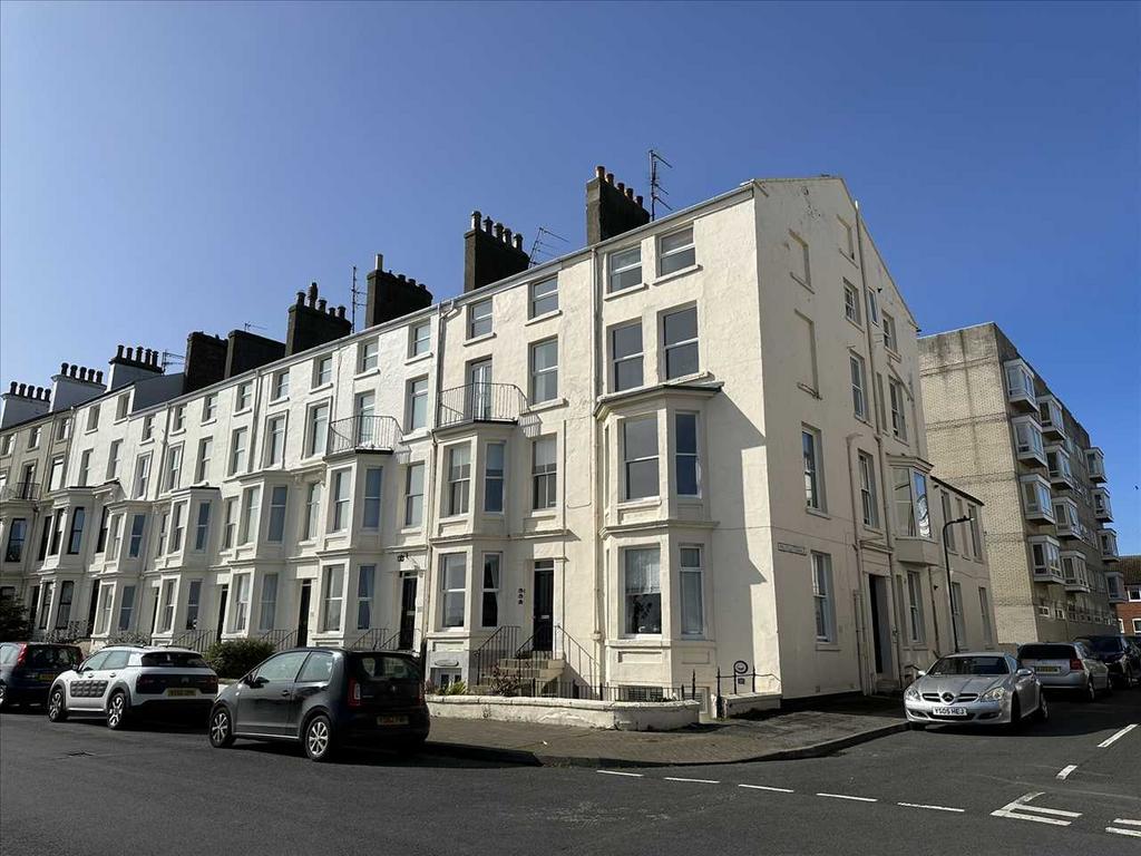 The Crescent, Filey 1 bed apartment for sale £165,000