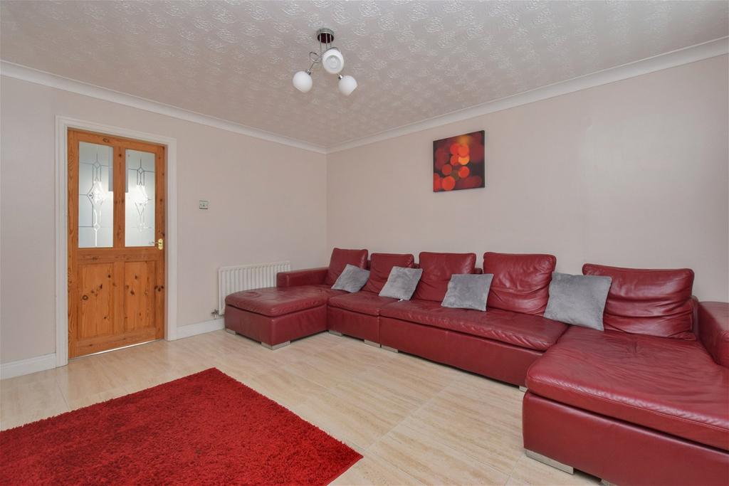 Tetchill Close, Runcorn 3 bed semidetached house £200,000