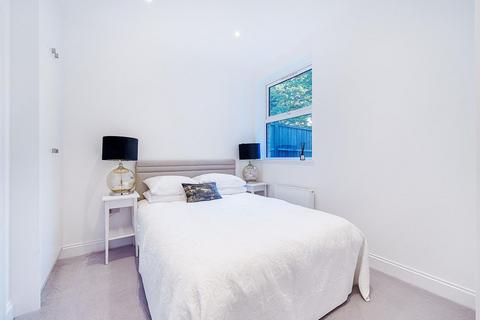 46a Hopton Road, London, SW16 2EN