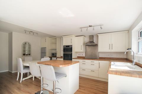 4 bedroom detached bungalow for sale - 46 Pitmore Road, Eastleigh