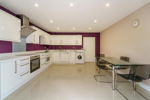 4 bedroom terraced house for sale, Chapel House, North Road, Brentford, London, TW8