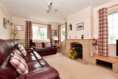 4 bedroom chalet for sale, Wyatts Lane, Northwood, Isle of Wight