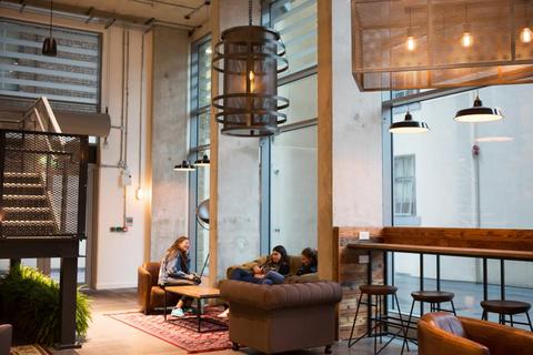 Studio to rent - Education Square