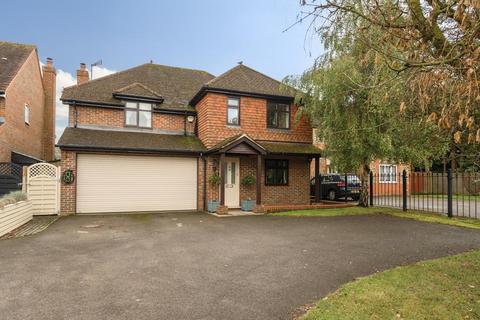 4 bedroom detached house for sale, Chinnor,  Oxfordshire,  OX39