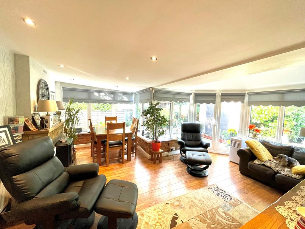 2 Mount Lee - FAMILY ROOM