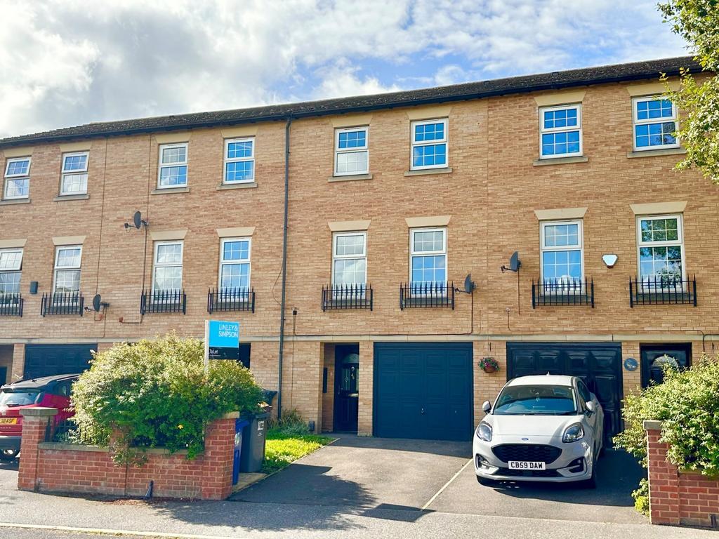 Farrar Street, Barnsley, UK, S70 3 bed house £1,100 pcm (£254 pw)