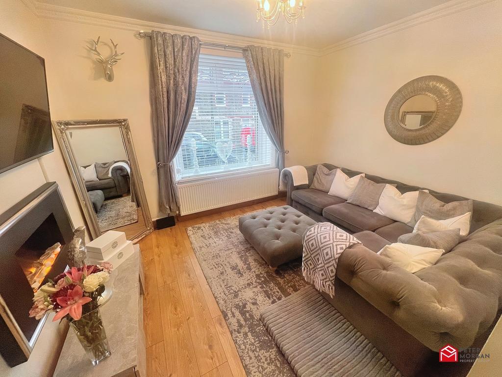 Kings Terrace, Maesteg, Bridgend. CF34 0HD 3 bed terraced house £125,000