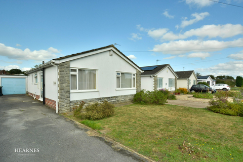 2 bedroom bungalow for sale - 3 Foxcroft Drive, Colehill, Dorset, BH21 2JX