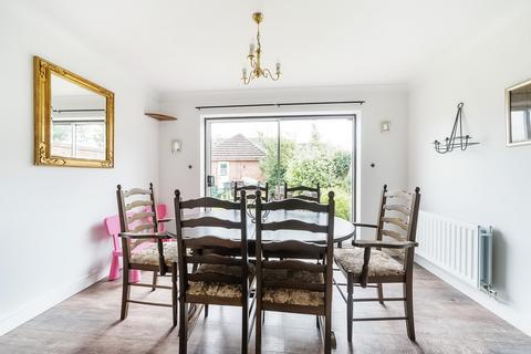 1 Collingcroft Close, Northampton, NN4 0BN