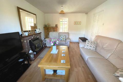 22 Hedge End, Northampton, NN4 0SW