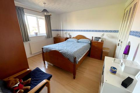 22 Hedge End, Northampton, NN4 0SW
