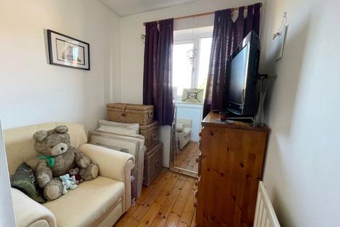 22 Hedge End, Northampton, NN4 0SW