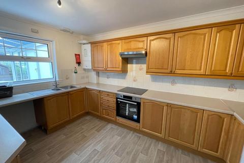 3 bedroom terraced house to rent, Chapelton Mains, Seamill, North Ayrshire, KA23