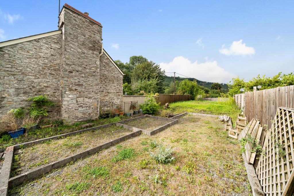 Hay on Wye, Boughrood, LD3 1 bed property with land for sale £180,000