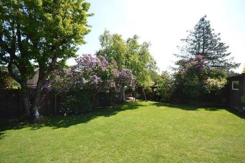 15 Maple Close, Sonning Common, Reading, RG4 9NG