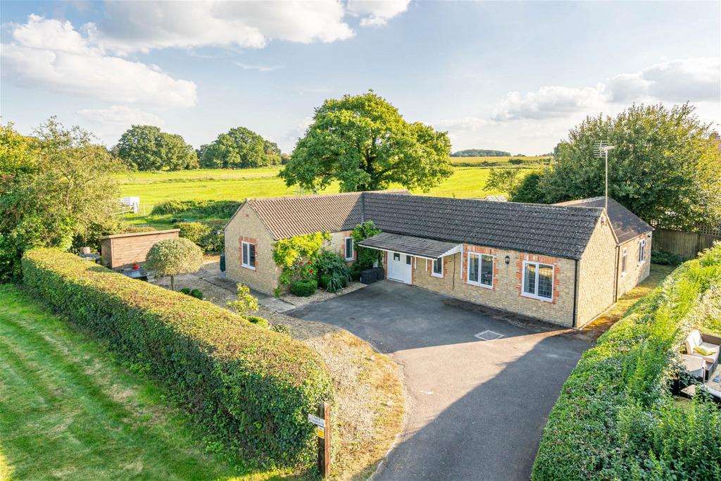 Lea, Nr Malmesbury 3 bed detached bungalow for sale £625,000
