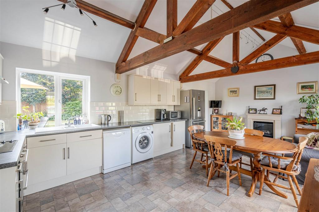 Lea, Nr Malmesbury 3 bed detached bungalow for sale £625,000