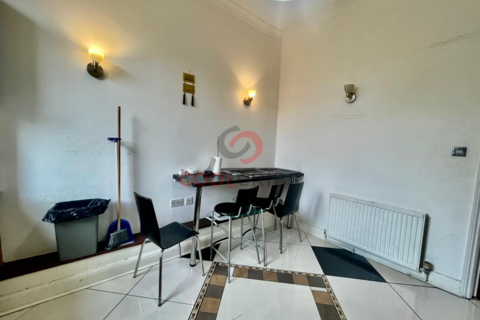 2 bedroom flat to rent, Elgin Avenue, W9