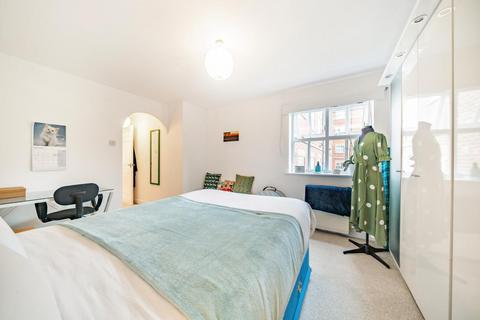 2 bedroom flat for sale - Massingberd Way, Tooting