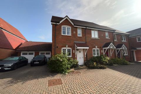 2 bedroom semi-detached house for sale - Claines Street, Holybourne, Alton, Hampshire