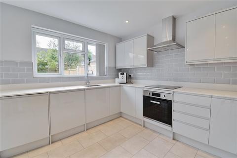 3 bedroom detached house to rent, Trident Road, Hertfordshire WD25