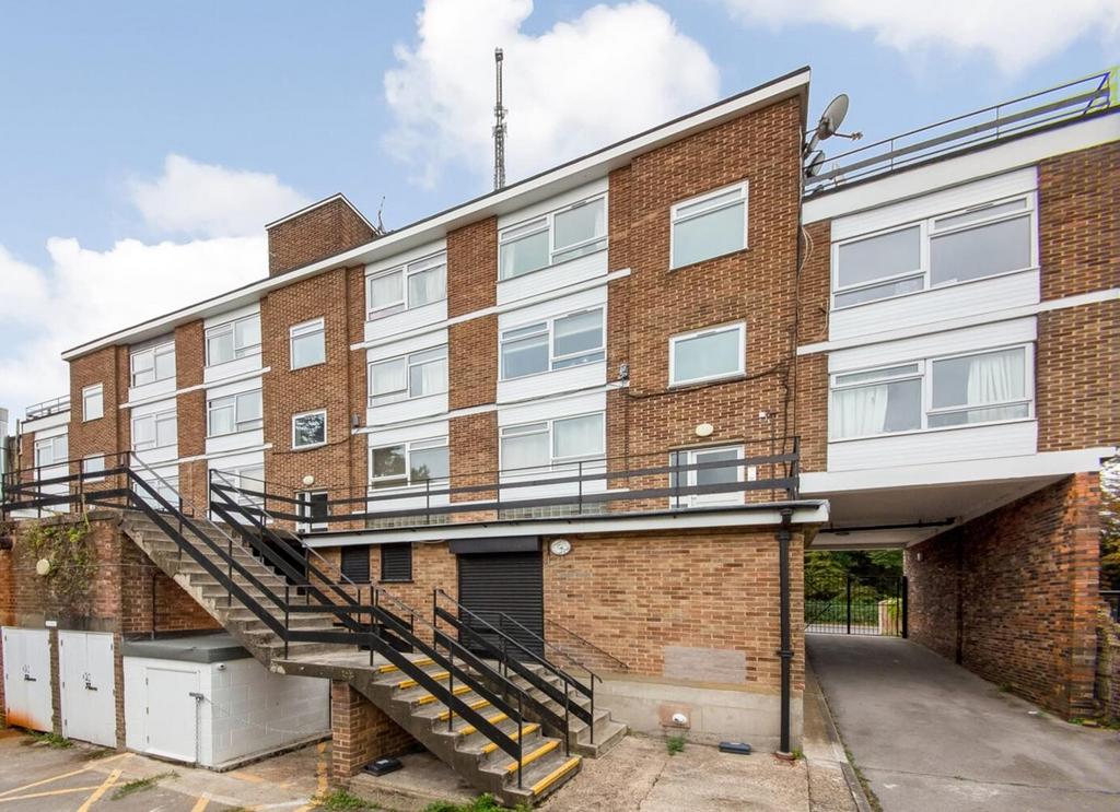 South Norwood Hill, South Norwood, London, SE25 1 bed apartment for sale £229,995