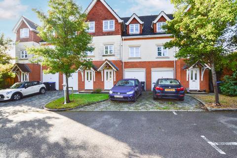 3 bedroom terraced house to rent, Claremont Avenue, Woking, Surrey, GU22