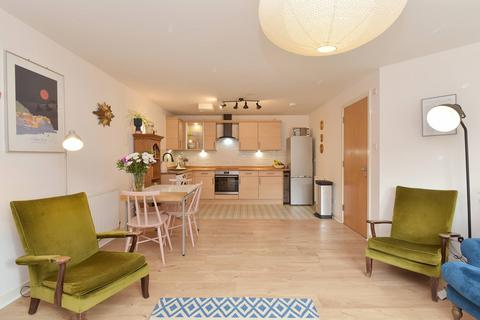 2 bedroom flat for sale - Flat 9, 3 North Pilrig Heights, Edinburgh, EH6 5FF