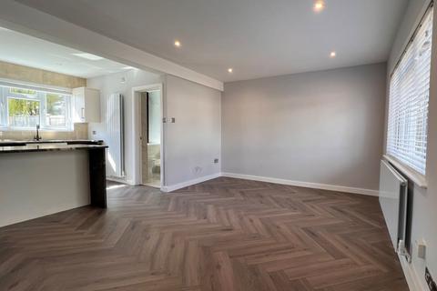 3 bedroom semi-detached house for sale - 7 Manor Road, Windsor, Berkshire, SL4 5LP