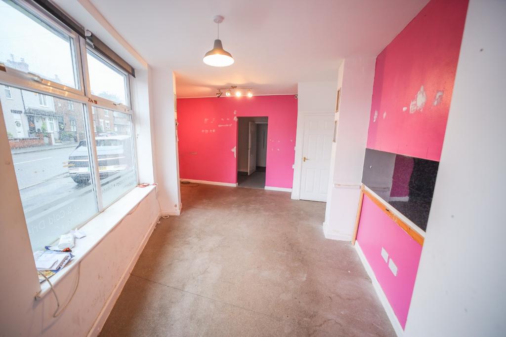 Wigan Road, Ashton in Makerfield Shop to rent £575 pcm (£133 pw)