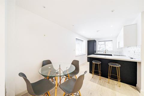 undefined, Seafield Court, Russell Street, Reading, RG1
