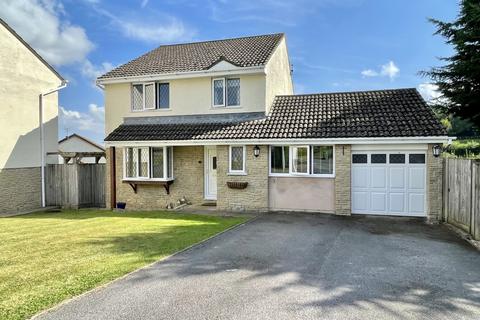 4 bedroom detached house for sale - Dinnis Close, Tedburn St Mary, EX6