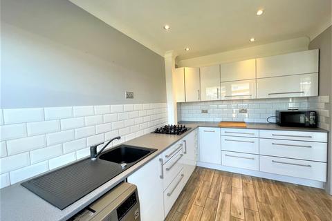 3 bedroom semi-detached house to rent, Welbourne Gardens, Bedford, MK42