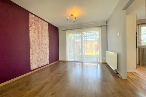 3 bedroom semi-detached house to rent, Welbourne Gardens, Bedford, MK42