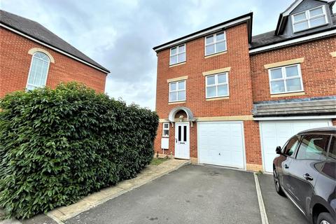 4 bedroom townhouse to rent - Usher Close, Bedford, MK42