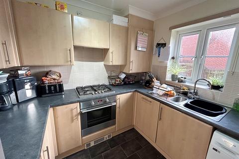 2 bedroom end of terrace house to rent, Blandford