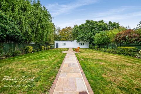 69 Guibal Road, London, SE12 9LY