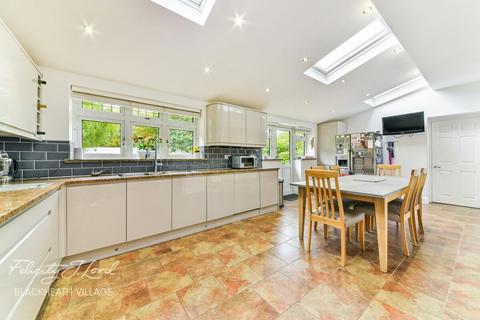 69 Guibal Road, London, SE12 9LY