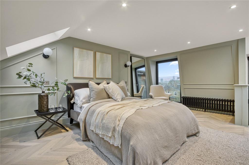 Main Bedroom Suite